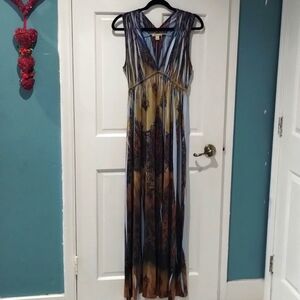 B. Friends maxi dress